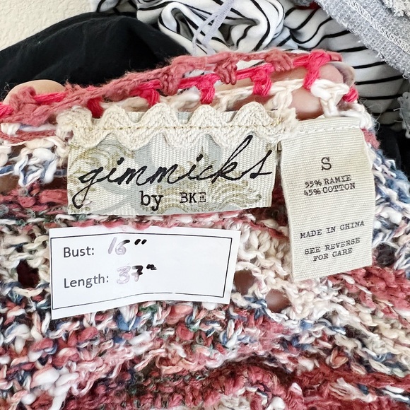 Gimmicks BKE Red Knitted Tassel Vest Small - Picture 6 of 6